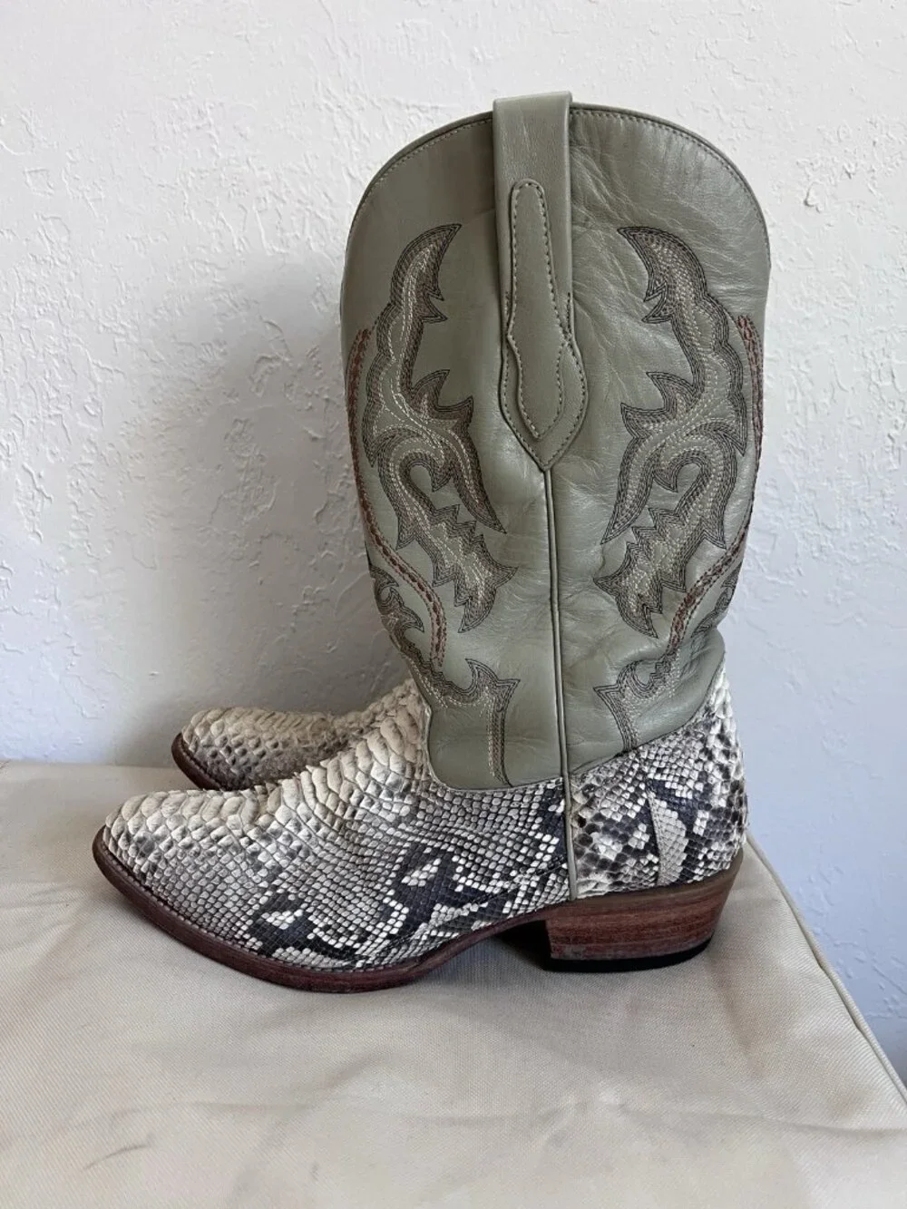 J.B. Dillon Men's Western Cowboy Boots Size 10.5 EE Python Green Leather Rare